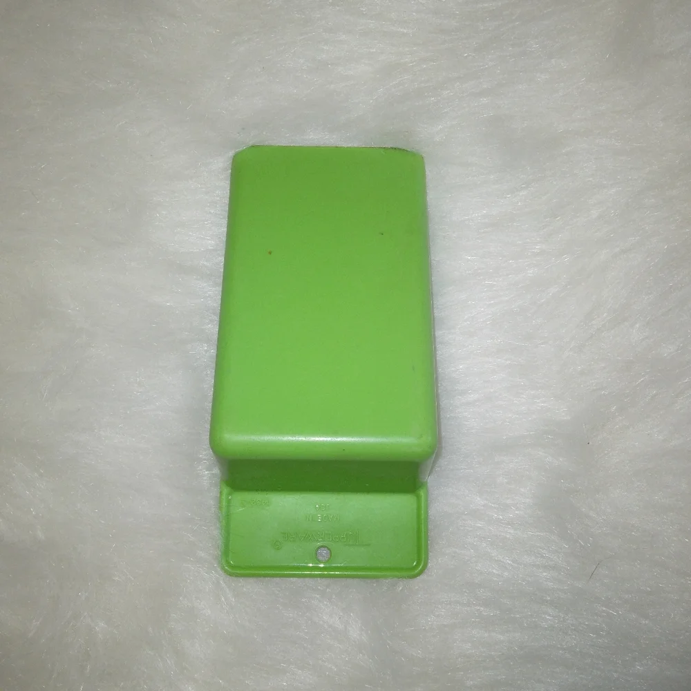 Vintage Tupperware Green Flat Bottom Wedge Flour/Sugar Canister Scoop